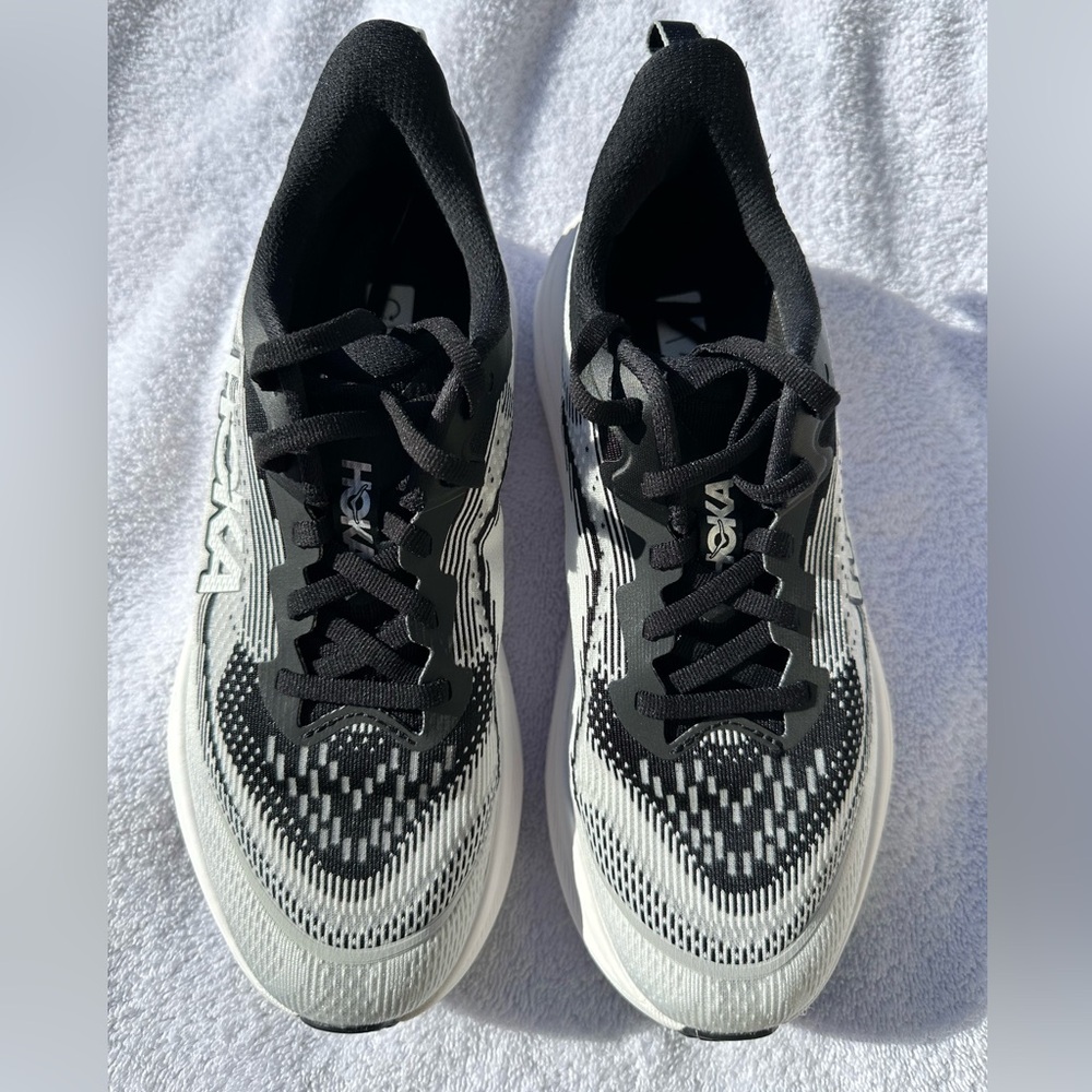 Hoka Skyflow size 7